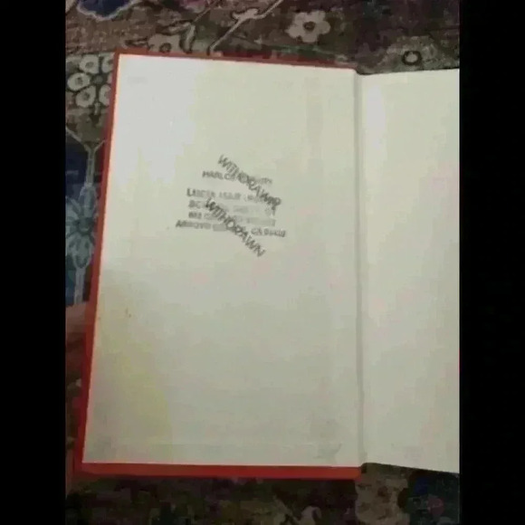 Sammy Keyes and the Curse of Moustache Mary X Van DraanenWendelin Signed 6/2002 - Picture 5 of 8